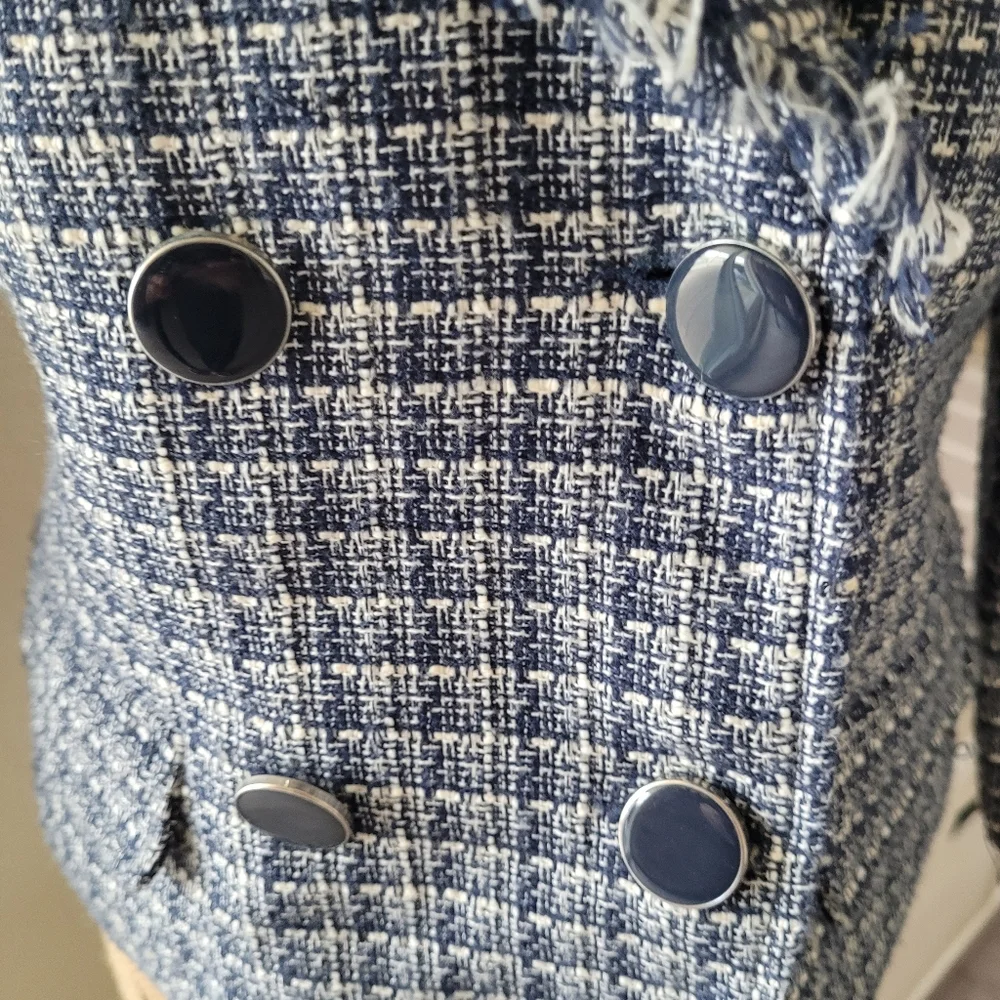 Blazer - Picture 2 of 12